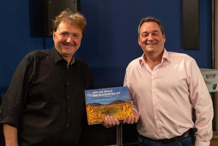 Quasi die Herren der Schöpfung. Autor Michael Landgraf und Fotograf Jochen Heim. 