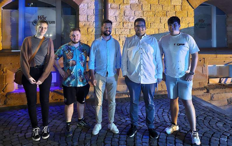 Der Vorstand der Jungen Liberalen. Hier vor dem Quartier Chopin in LD. Foto. JuLi. Frei.