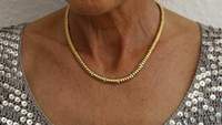 Im LDer Ostpark wurde eine Person am Samstagabend überfallen und zunächst um dessen Goldkette beraubt. Nach einem Gerangel konnte die Kette zurück erlangt werden. 