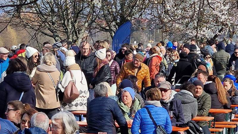 ... die die Besucher in Scharen ...