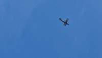 Sind das 300 Meter Abstand zur Oberflläche der Innenstadt von BZA? 3 Runden hat der Flieger gezogen. Aber dass über dicht besiedeltem Gebiet gekreist werde, streitet zumindest mal der Aero-Club Schweighofen ab. Wir wissen nicht, ob der Flieger von dort gestartet ist. Foto. rw. 