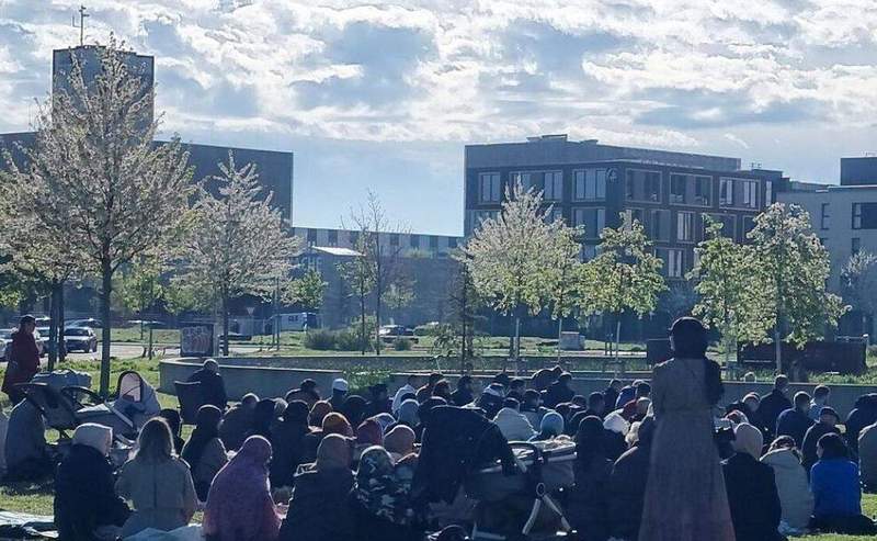 Fastenbrechen von Muslimen in KA. Archivfoto. Stadt. KA. Pressefrei. 
