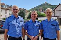 Von links. Der bisherige Leiter der Polizeiwache Annweiler Matthias Schwartz, Polizeivizepräsident Andreas Sarter, und der „Neue“ in Annweiler, Falko Grote. Foto. Polizei. Frei. 