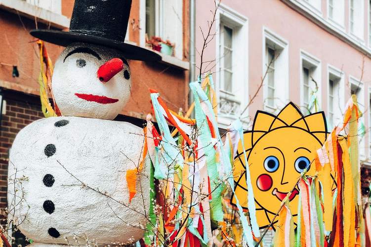 Lätare-Umzug und Hansel-Fingerhut-Spiel auf dem LDer Rathausplatz am kommenden Samstag, ab 14 Uhr. Foto. Stadt. Frei. 