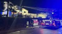 Im Teilhabezentrum des Pfalzklinikums in Dahn kam es am gestrigen Sonntagabend zu einem Kellerbrand. Alle 53 Personen konnten gerettet werden. Insgesamt waren 180 Rettungskräfte aus der Region im Einsatz ...
