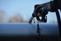 Vorgefahren. Getankt. Weggefahren. Passiert in LD. Und keine Kennzeichen am Auto.