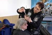 Im Einsatz. Die Barber Angels RLP am gestrigen Sonntag im JuZ in LD ...
