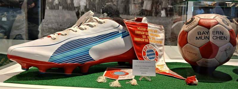 Exponat der Sonderausstellung „Fußball Magie". Foto. W. G. Stähle.