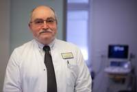 Chefarzt Dr. med. Stefan Vonhof referiert über das Herz und seine Anfälligkeiten.