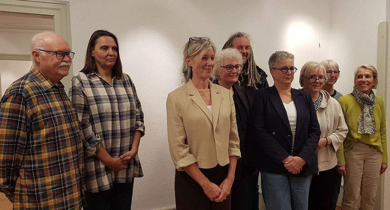 Der neue Rat der südpfälzischen Kunst-Gilde mit Sitz in BZA. Die Namen sind dem Text zu entnehmen. 