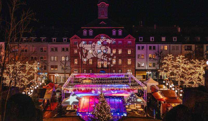 Das offene Singen am Samstag, 13. Dezember, auf dem Exerzierplatz ist ein Gemeinschaftserlebnis in der Vorweihnachtszeit. Foto. Stadt PS. Sabine Reiser. Pressefrei. 
