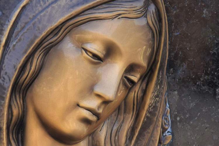 In Altdorf wurde von einem Grab eine Bronze-Statue im Wert eines vierstelligen Euro-Betrages gestohlen. 
