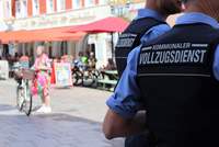 Die Stadt LD hat kürzlich ihre erste angekündigte Schwerpunktkontrolle in der Fußgängerzone durchgeführt. Foto. Stadt. LD. Frei.