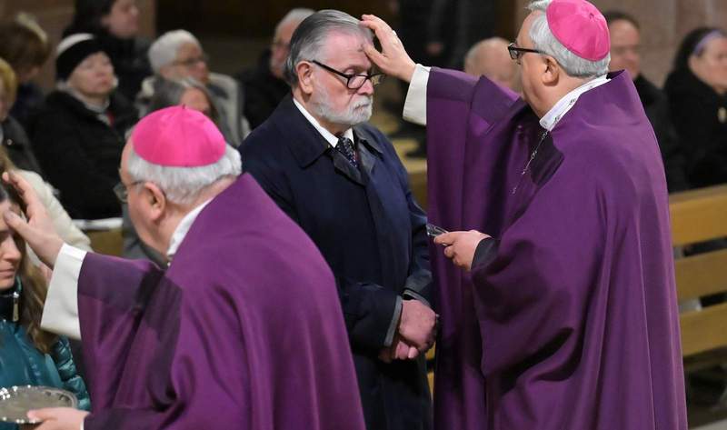 Aschermittwoch im Dom. Foto. Domkapitel. Klaus Landry. Frei. 