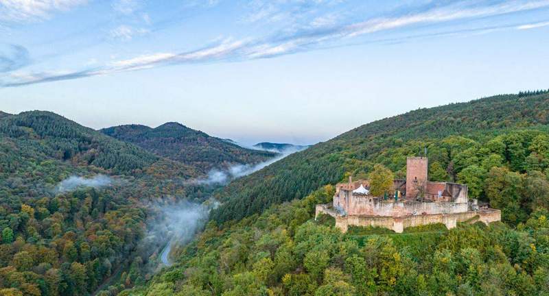Eine der beiden kostenfreien, geführten Wanderungen geht von Silz auf Burg Landeck über Klingenmünster. Foto. KV. SÜW. Frei. 