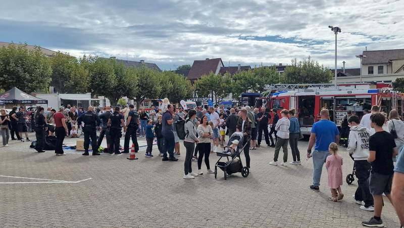Viele Besucher schon am Vormittag. Der Nachmittag dürfte noch mehr Frequenz bringen. 