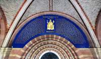 Nachbildung der Privilegieninschrift über dem Hauptportal des Doms anlässlich des Salierjahres 2011. Foto. Domkapitel SP. Klaus Landry.
