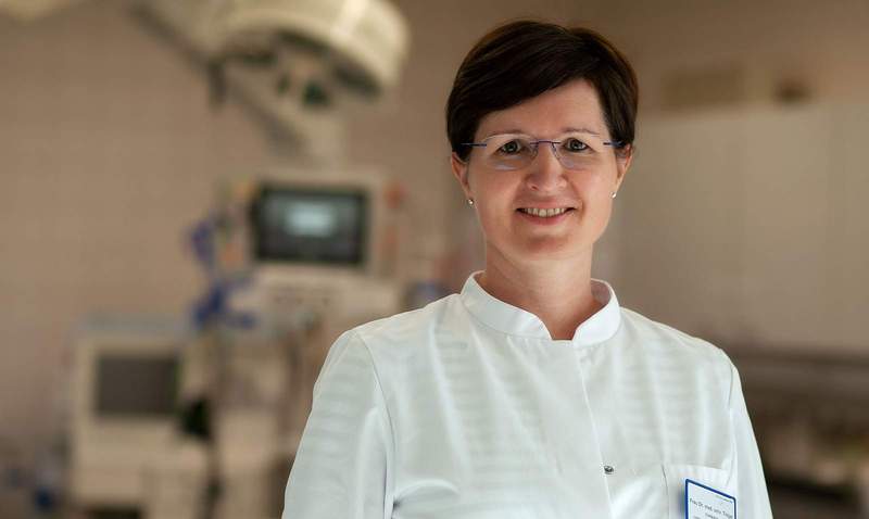 Dr. Mascha Trojer, Chefärztin für Unfall-, Hand- und orthopädische Chirurgie sowie Sportmedizin am Klinikum LD-SÜW. Foto. Klinikum. LD-SÜW. 