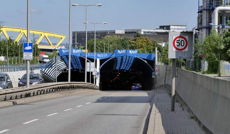 Der Fahrlach-Tunnel in MA wird gewartet. Teilweise verbunden mit Vollsperrungen. 