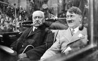 Der einstige Kriegsheld im WK I, Generalfeldmarschall Paul von Hindenburg, und spätere Präsident des Deutschen Reiches hat Adolf Hitler letztlich zum Reichskanzler ernannt. Das Unglück nahm folglich seinen Lauf. 
