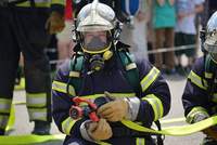 Brandstifter waren in NW in der heutigen Sonntagnacht unterwegs. Mülltonnen und ein Garagentor haben gebrannt.
