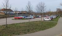 Der dachsbedingte Schienenersatzverkehr in LD ist auf den Park&Ride-Parkplatz verlegt. Foto. Stadt. LD. Frei. 