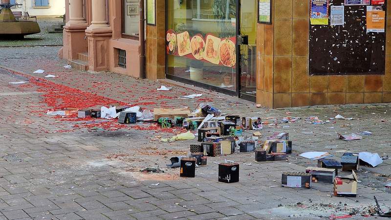 ... am gestrigen Mittwoch sah es noch so aus. Bei dem trockenen Wetter eine Sache von einer halben Stunde Besen schwingen. Aber nein ... Foto. rw.