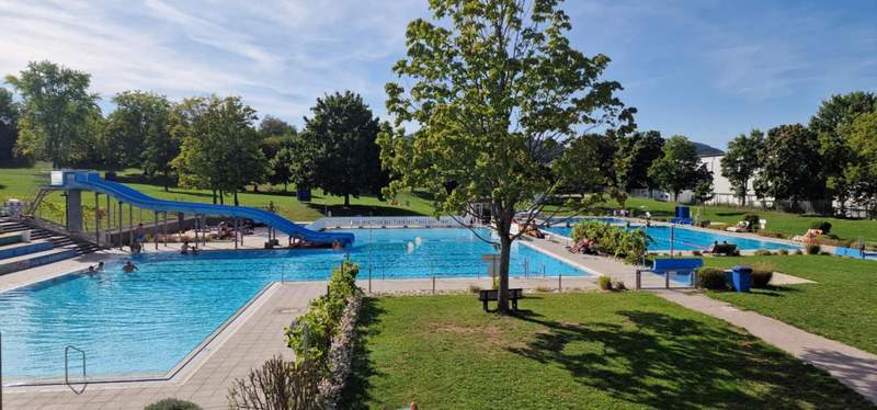 Die im vergangenen Jahr gebrochene Rohrleitungsanlage des Nichtschwimmerbeckens konnte "geflickt" werden und hat die Freibad-Saison 2025 gehalten. Foto. sp. 