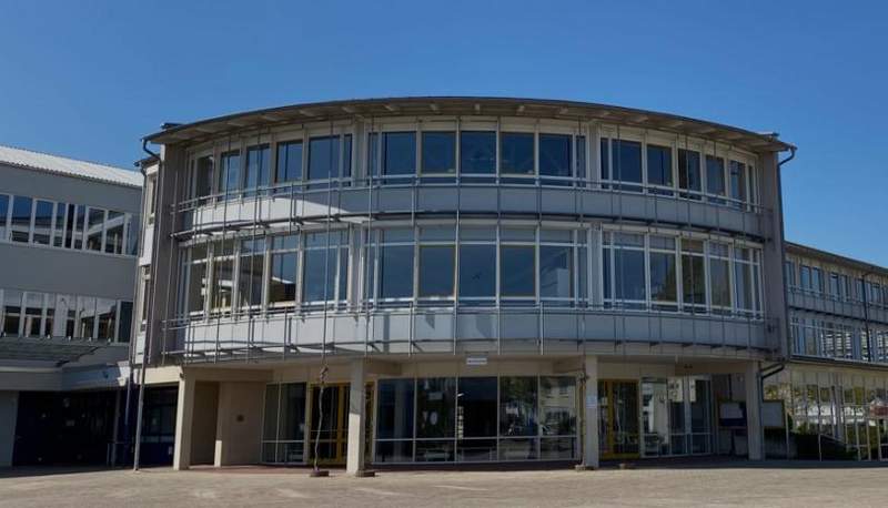 Großteils derzeit seit gestern geschlossen. Wegen PBC-Belastung. Über 40 Räume im Pamina-Schulzentrum in Herxheim. 