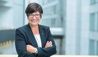 Die südpfälzische Europa-Abgeordnete Christine Schneider richtet anlässlich des Internationalen Frauentages am morgigen Sonntag den Blick auf die Gefahr von sexualisierter Gewalt gegen Frauen mittels Künstlicher Intelligenz. Foto. M. Lahousse. Pressefrei.