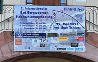 Künden von großem und vor allem "hohen" Sport. Das Stabhochsprung-Meeting vor dem Schloss in BZA steht am 22. Mai an. Hier eines der ersten Hinweis-Banner an der Schlosstreppe. Auch suewpress.de gehört zu den Sponsoren des Events. Übrigens. Eintritt frei ... Foto. TV BZA. Pressefrei. 