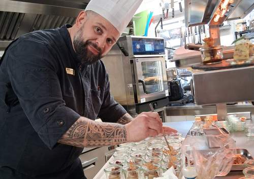 18.04.2026 - Kulinarisches Highlight. Im Storchentor vor Anker.