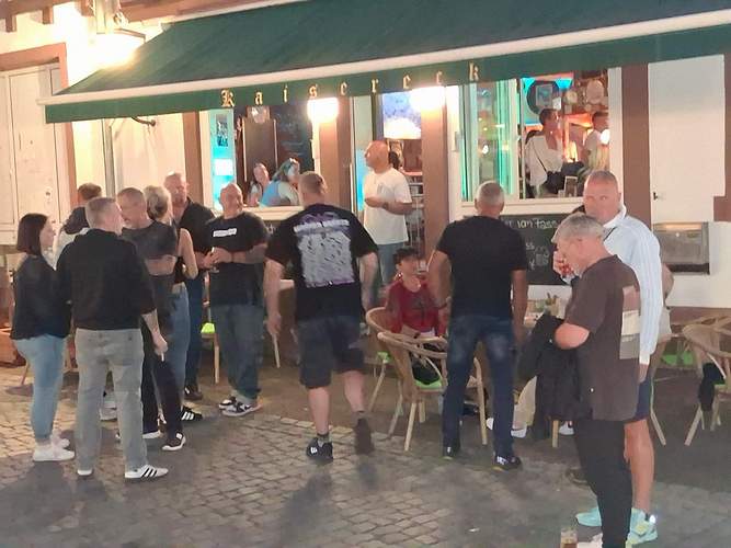 Das Kaisereck geht – Eddy bleibt. Foto. Hi.