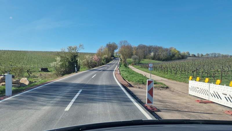 Auf der sanierten L 510 zwischen Klingen und der B 38 fährt es sich wie auf Schienen. Foto. rw.