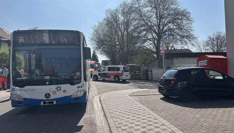 Bei einem Schulbusunfall in PS wurden mehrere Kinder leicht verletzt. Passiert am heutigen Donnerstag. 