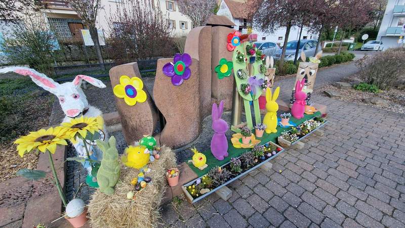 Palmsonntag heute in der Ortsmitte von Oberotterbach. Danke Kinder. Foto. rw. 