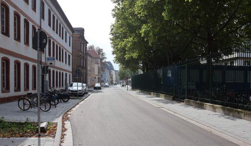 Die neue Verkehrsregelung in der LDer Waffenstraße sieht eine teilweise Einschränkung des Autoverkehrs vor. Foto. Stadt. LD. Pressefrei. 