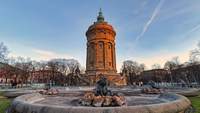 In den Innenstadt-P-Häusern in MA (hier der Wasserturm) wird die erste halbe Stunden parken kostenfrei werden. 