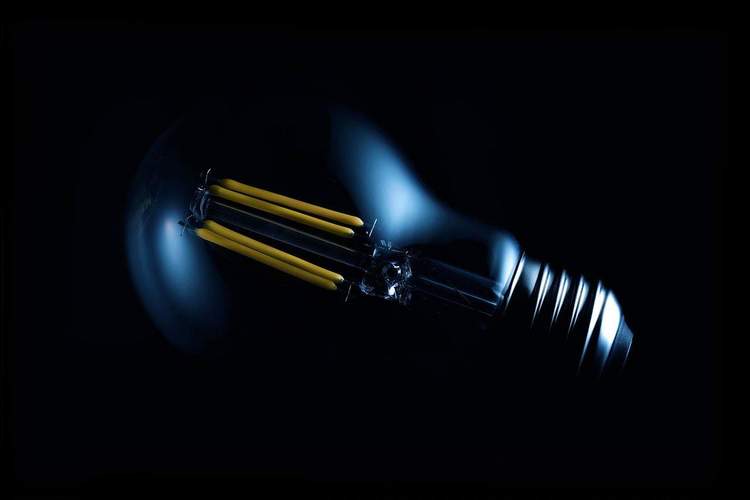 Eine Stunde das Licht ausschalten. Earth hour. Am 28. März. 