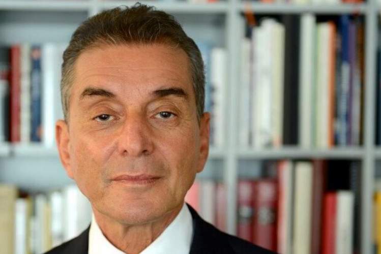 Sein für heute, Montag, geplanter Vortrag im Tollhaus in KA muss krankheitsbedingt abgesagt werden. Michel Friedmann wird seinen Vortrag am 31. März nachholen.