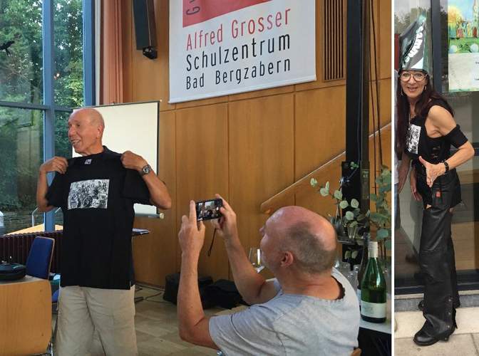 ... unter der Leitung von damals wie heute. Musiklehrer Clemens Schmitt. Unter anderem mit Vollblut-Sängerin Elke Jäger. Foto. sp. 
