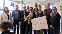 In der protestantischen Kita „KiSenTa" Rohrbach von links nach rechts. Hannelore Schlageter (Leiterin Kreisjugendamt), Thomas Kienzler (Ortsbürgermeister Rohrbach), Sina Littig (Beigeordnete Ortsgemeinde Rohrbach), Anna Groneß (Fachberaterin Kindertagesstätten beim Kreisjugendamt), Daniela Rapp (Kita-Leiterin), Georg Kern (Erster Kreisbeigeordneter), Anja Jetter (stellvertretende Kita-Leiterin), Dietmar Zoller (Dekan des Protestantischen Kirchenbezirks BZA) und Charlotte Ottenstein (1. Vorsitzende des Elternausschusses). Foto. KV. SÜW. Frei.
