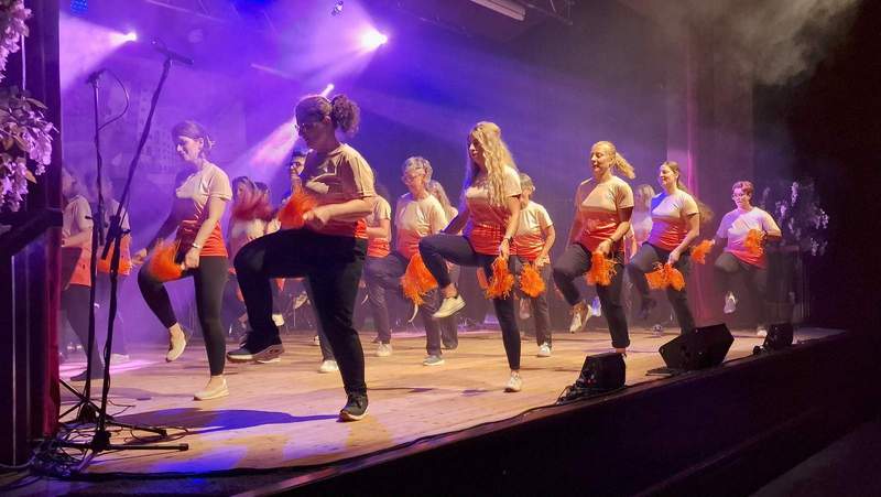 Zur Einstimmung zum Festakt. Die Tanztruppe der Edith-Stein-Klinik BZA. Foto. rw. 