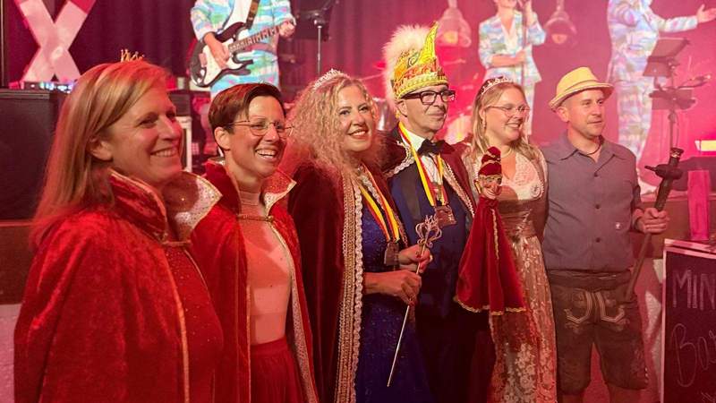 Närrisches Beieinandersein. Foto. sp. 