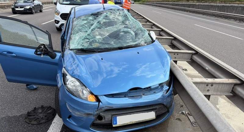 Hat sich am gestrigen Nachmittag mit seinem Fiesta auf der A 65 in Höhe Edenkoben überschlagen. 