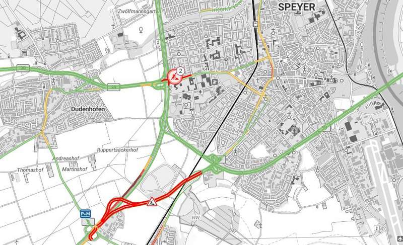 Die südlich liegende Baustelle an der B 9 soll ab morgen, Freitag, weitgehend aufgelöst werden. Hingegen wird am kommenden Montag die nördlich gelegene Baustelle an der B 39/B 9 zwischen Dudenhofen und SP eine rund 4-wöchige Vollsperrung nach sich ziehen. 