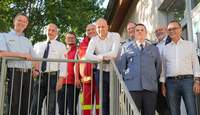 Von links. Christian Betzel (BKI), Karl Dieter Wünstel (Kreisbeauftragter Malteser Hilfsdienst), Sascha Neff (Vorsitzender DLRG Wörth), Andreas Back (Präsident DLRG Rheinland-Pfalz), Martin Brandl (Landrat Kreis Germersheim), Mario Schmid (Stellvertretender BKI), Patrick Trauth (Ortsbeauftragter Malteser Hilfedienst Hatzenbühl), Heiner Butz (Vizepräsident DRK), Dr. Fritz Brechtel (Präsident DRK). Foto. KV. GER. gb. Frei. 