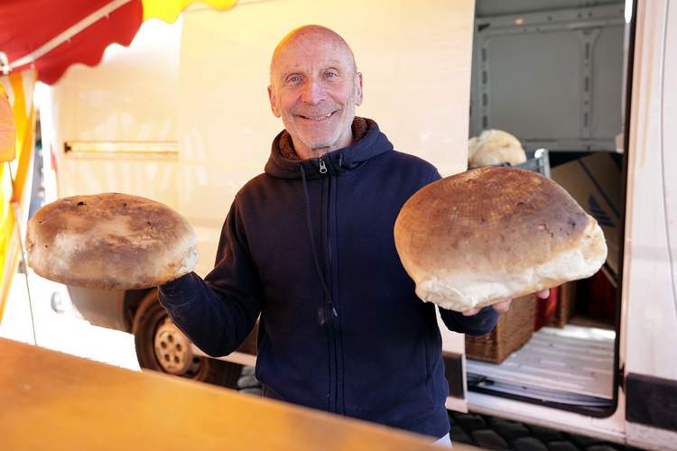 Ob Brot frisch aus dem Holzofen ...