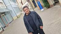 Ein Markenzeichen des Wochenmarktes und der Kommunalpolitik. Ibrahim Izadi. Nach 22 Jahren ist der 65-jährige, gebürtige Perser am Donnerstag aus dem Stadtrat, in dem er für die SPD saß, ausgeschieden. Foto. rw. 
