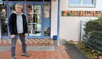Manfred Seibel, hier an der Grundschule Hauenstein. Kinder sollen dem Unterricht in Deutscher Sprache folgen können. Foto. W. G. Stähle. 